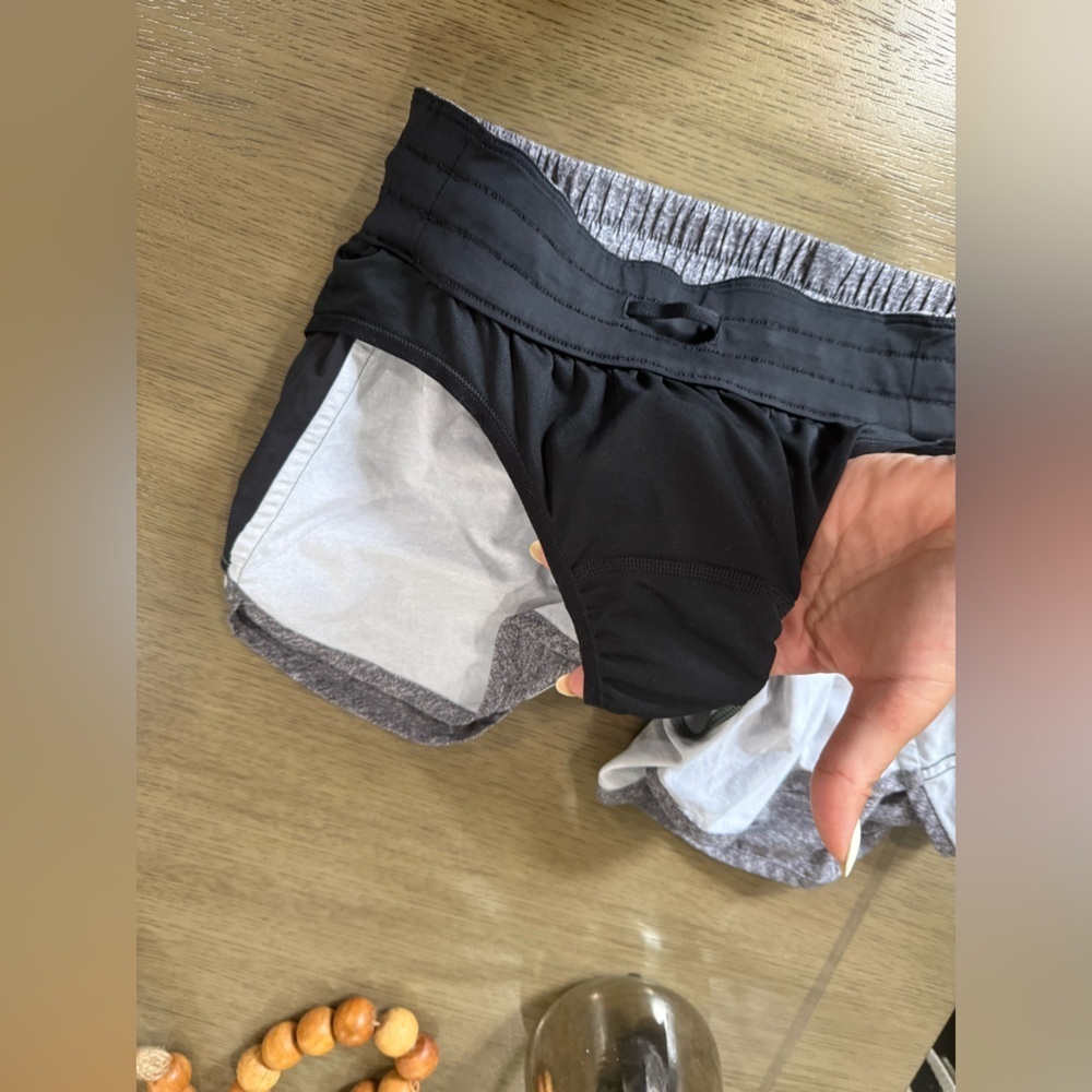 Lululemon Gray Women's Athletic Shorts size 8 - Picture 9 of 9